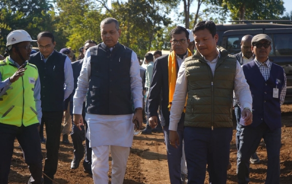 উমরাংসোর উত্তর বড় লোখিনডং চুনাপাথর ব্লকে মন্ত্রী কৌশিক রায় এবং এনসিএইচএসি-র সিইএম দেবোলাল গার্লোসা উমরাংসোর উত্তর বড় লোখিনডং চুনাপাথর ব্লকে মন্ত্রী কৌশিক রায় এবং এনসিএইচএসি-র সিইএম দেবোলাল গার্লোসা