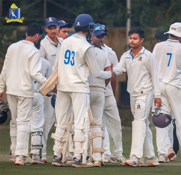 কোচবিহার ট্রফিতে কল্যাণীতে বাংলা দলের খেলোয়াড়রা কোচবিহার ট্রফিতে কল্যাণীতে বাংলা দলের খেলোয়াড়রা