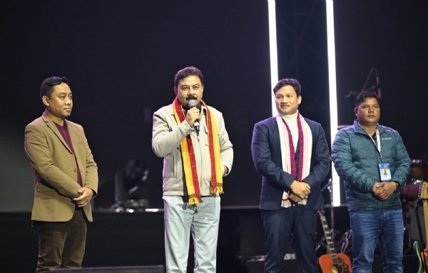 সিইএম দেবোলালকে সঙ্গে নিয়ে ফেলকন উৎসবের উদ্বোধন মন্ত্রী রঞ্জিতকুমার দাসের সিইএম দেবোলালকে সঙ্গে নিয়ে ফেলকন উৎসবের উদ্বোধন মন্ত্রী রঞ্জিতকুমার দাসের