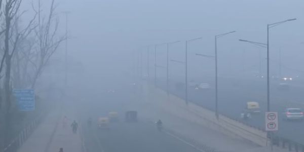 মারাত্মক বায়ুদূষণ দিল্লিতে, একিউআই ৫০০ ছুঁইছুঁই