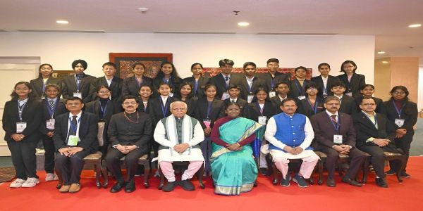 ভারত নির্ধারিত সময়ের আগেই স্বচ্ছ জ্বালানি প্রতিশ্রুতি পূরণ করেছে : রাষ্ট্রপতি