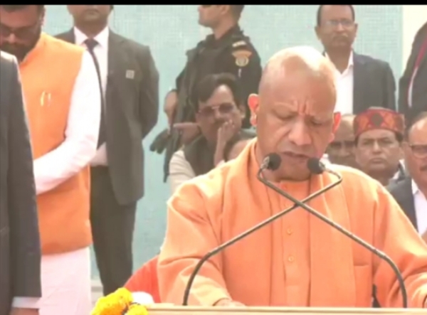 পুণ্যতিথিতে সর্দার প্যাটেলকে শ্রদ্ধার্ঘ্য মুখ্যমন্ত্রী যোগীর পুণ্যতিথিতে সর্দার প্যাটেলকে শ্রদ্ধার্ঘ্য মুখ্যমন্ত্রী যোগীর