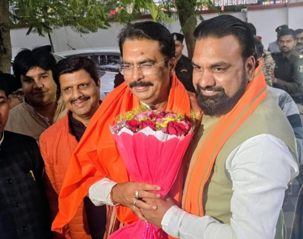 বিহার বিজেপির নতুন রাজ্য সভাপতি সঞ্জয় সরাওগি, দলের তরফে সংবর্ধনা বিহার বিজেপির নতুন রাজ্য সভাপতি সঞ্জয় সরাওগি, দলের তরফে সংবর্ধনা