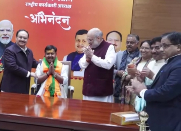 বিজেপির কার্যকরী সভাপতি পদের দায়িত্ব নিলেন নীতিন নবীন বিজেপির কার্যকরী সভাপতি পদের দায়িত্ব নিলেন নীতিন নবীন