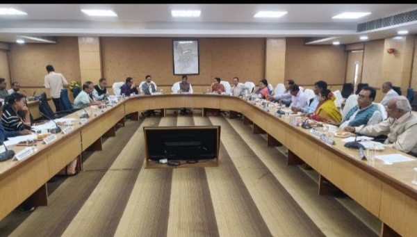 আগরতলা পুর নিগমে বৈঠক আগরতলা পুর নিগমে বৈঠক