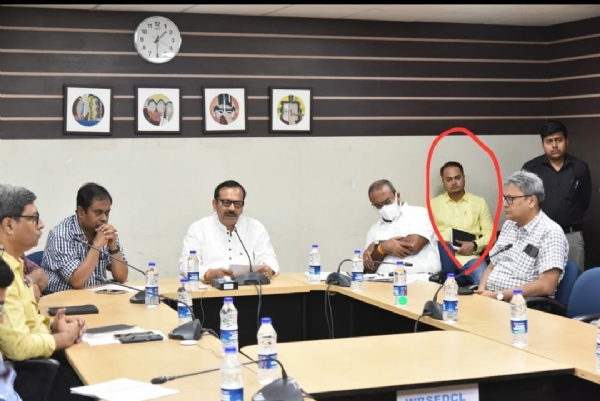 অবৈধ জল বিক্রির চক্র’ নিয়ে কটাক্ষ সুকান্তর অবৈধ জল বিক্রির চক্র’ নিয়ে কটাক্ষ সুকান্তর