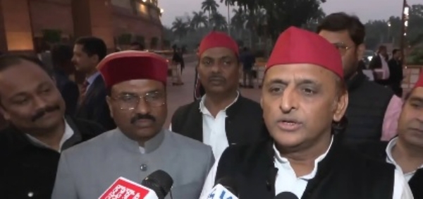 অখিলেশ যাদব অখিলেশ যাদব