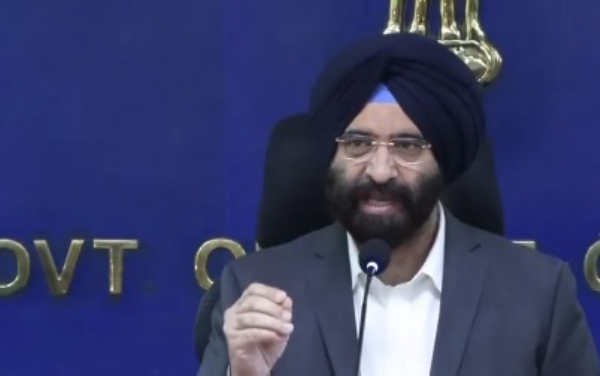 দিল্লিতে দূষণের জন্য ক্ষমা চাইলেন সিরসা, দুষলেন এএপি-কে