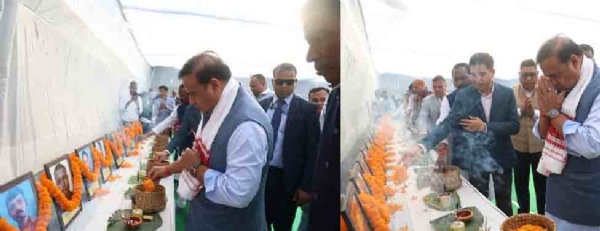 সড়ক দুর্ঘটনায় নিহতদের চিত্ৰপটে পুষ্পাঞ্জলি দিয়ে তাঁদের শ্রদ্ধা জানাচ্ছেন মুখ্যমন্ত্রী সড়ক দুর্ঘটনায় নিহতদের চিত্ৰপটে পুষ্পাঞ্জলি দিয়ে তাঁদের শ্রদ্ধা জানাচ্ছেন মুখ্যমন্ত্রী