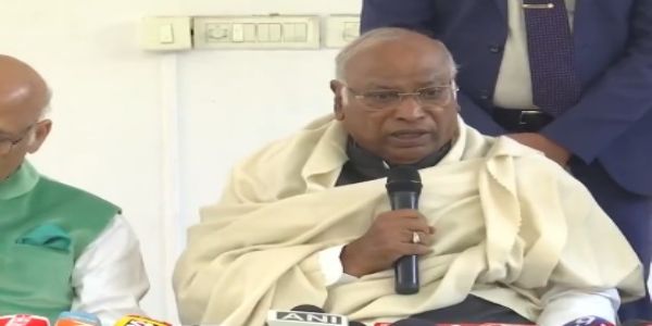 বিজেপির বিরুদ্ধে রাজনৈতিক প্রতিহিংসার অভিযোগ খাড়গের