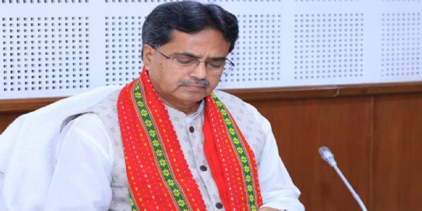 পিএসইউগুলিকে আর্থিকভাবে স্বাবলম্বী করতে সময়োপযোগী পণ্য উৎপাদনের উপর জোর মুখ্যমন্ত্রীর