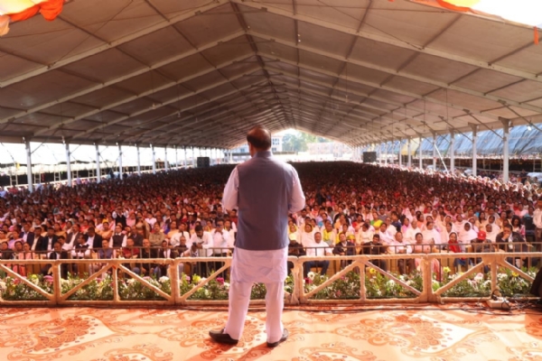 সমাবেশে ভাষণ দিচ্ছেন মুখ্যমন্ত্রী ড. হিমন্তবিশ্ব শর্মা সমাবেশে ভাষণ দিচ্ছেন মুখ্যমন্ত্রী ড. হিমন্তবিশ্ব শর্মা