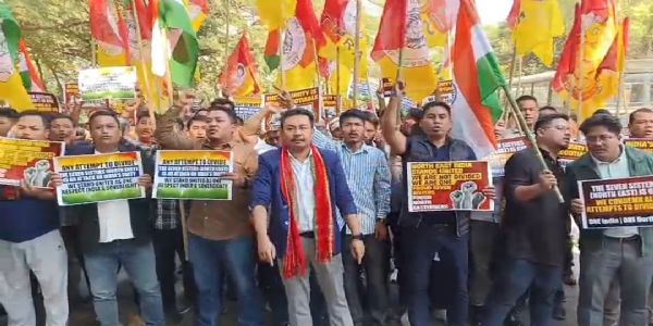 আগরতলায় বাংলাদেশ সহকারী হাইকমিশনের সামনে বিক্ষোভ ওয়াইটিএফ-এর