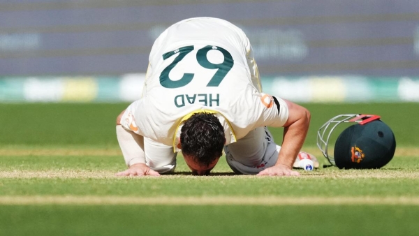 অস্ট্রেলিয়া বনাম ইংল্যান্ড, তৃতীয় টেস্ট: তৃতীয় দিনে হেড অপরাজিত ১৪২,অস্ট্রেলিয়াকে অ্যাশেজ জয়ের দিকে এগিয়ে দিয়েছে