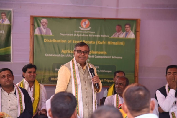 বক্তব্য রাখেন কৃষিমন্ত্রী রতনলাল নাথ