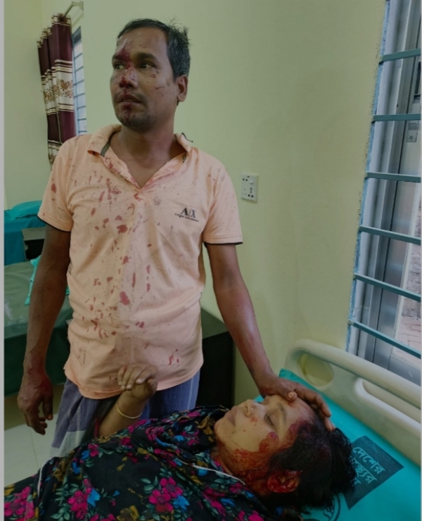 কাশিমপুরে এক পরিবারের উপর নৃশংস হামলা কাশিমপুরে এক পরিবারের উপর নৃশংস হামলা