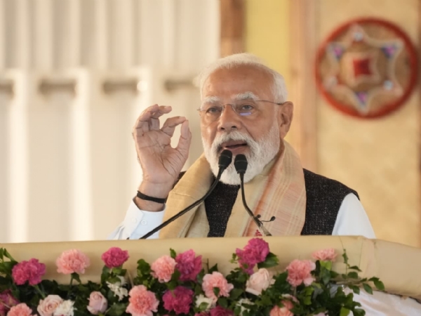 নামরূপে বিশাল সমাবেশে ভাষণ দিচ্ছেন প্রধানমন্ত্রী মোদী
