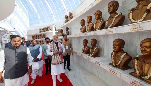 শহিদের স্মরণে তৈরি গ্যালারি পরিদর্শন প্রধানমন্ত্রীর (চিত্র ১)