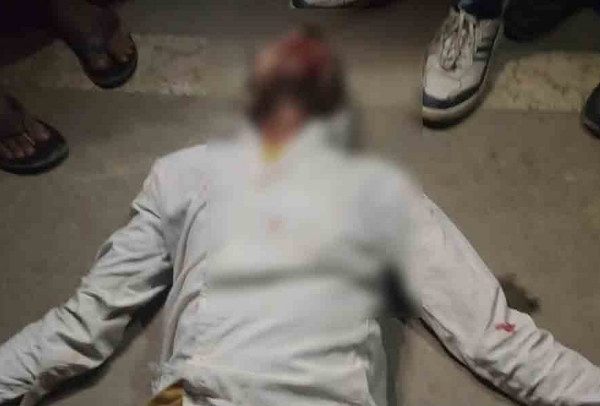 গা‌ড়ির ধাক্কায় গুরুতর আহত ব্যক্তি