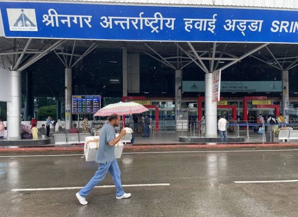 শ্রীনগর বিমানবন্দরে বাতিল বেশ কিছু বিমান