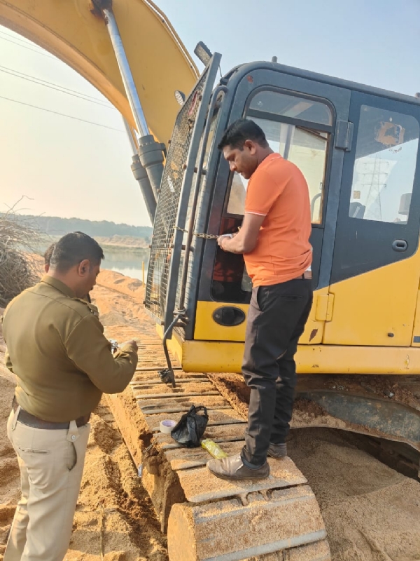 ছত্রিশগড়ে অবৈধ বালি খননের বিরুদ্ধে কড়া পদক্ষেপ