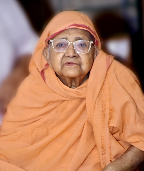 সন্ন্যাসিনী দিব্যমাতাজী