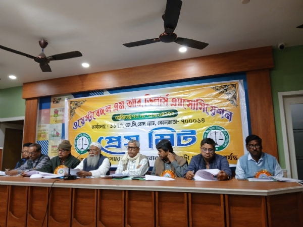 প্রেস ক্লাব, কলকাতায় এক সাংবাদিক সম্মেলনে