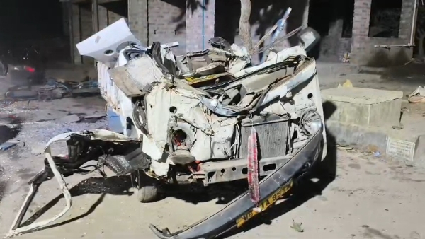 বিক্ষোভ ভাঙচুর