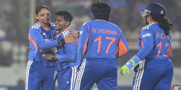 দীপ্তি প্রথমবারের মতো টি-টোয়েন্টি বোলিং র‍্যাঙ্কিংয়ের শীর্ষে