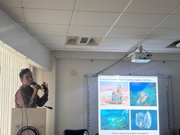 প্লাস্টিক দূষণ নিয়ে এক দিনের রাজ্য স্তরের সেমিনার আশুতোষ কলেজে