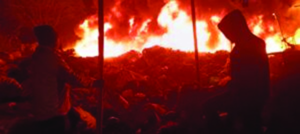 পুরোনো জিনিস- পত্রের গোডাউনে ভয়াবহ অগ্নিকাণ্ড, লক্ষাধিক টাকার ক্ষয়ক্ষতি