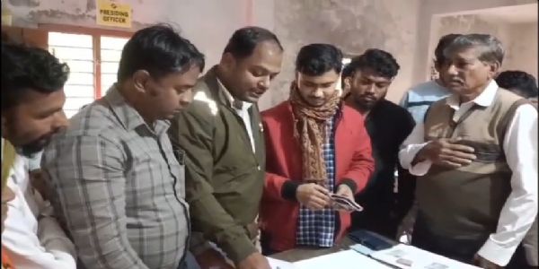 খসড়া তালিকায় নাম থাকা সত্ত্বেও নথি যাচাইয়ের ডাক, পাঁশকুড়ায় ভোটারদের বিক্ষোভ