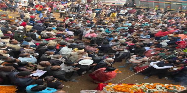 রাইপুরে চোখের জলে শেষ বিদায়, মন্ত্রী উপেন কিস্কু অমর রহে