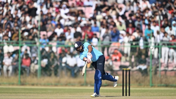 মুম্বাই বনাম উত্তরাখণ্ড বিজয় হাজারে ট্রফির খেলায় রোহিত শর্মা প্রথম বলেই শূন্য রানে আউট হলেন