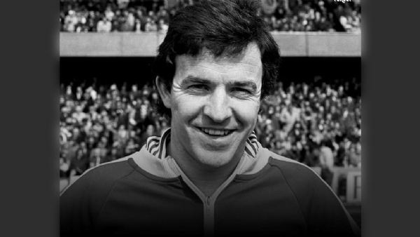‘ফুটবলের পিকাসো’ জন রবার্টসন আর নেই ‘ফুটবলের পিকাসো’ জন রবার্টসন আর নেই