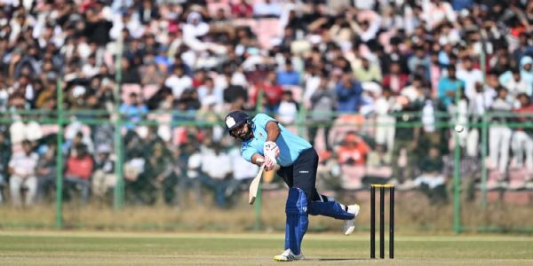 মুম্বই বনাম উত্তরাখণ্ড বিজয় হাজারে ট্রফির খেলায় রোহিত শর্মা প্রথম বলেই শূন্য রানে আউট