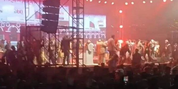 বহিরাগতদের হামলায় বাংলাদেশে ভেস্তে গেল জেমসের অনুষ্ঠান