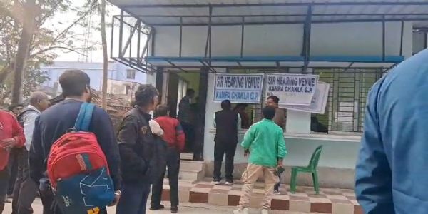 এসআইআর শুনানি ক্যাম্পে তৃণমূল নেতার তদারকি ঘিরে বিতর্ক, নির্বাচন কমিশনে নালিশ বিজেপির