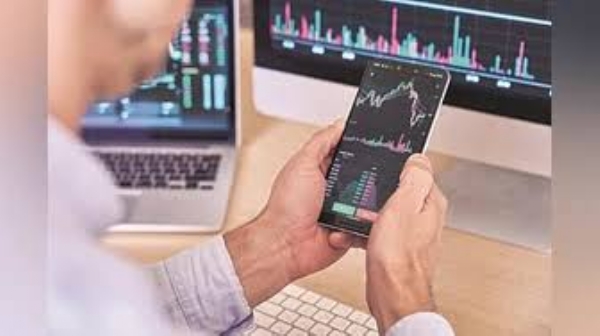 শেয়ার বাজারে বিনিয়োগের প্রলোভনে ১২ লক্ষ ৫০ হাজার টাকা প্রতারণা