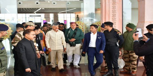 রাম মন্দির দর্শনে অযোধ্যায় অন্ধ্রপ্রদেশের মুখ্যমন্ত্রী চন্দ্রবাবু নাইডু