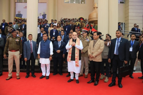 পুলিশ কমিশনারেট দফতরে মুখ্যমন্ত্রী, কেন্দ্রীয় মন্ত্রী সর্বানন্দ সহ অন্য শীর্ষ পুলিশ আধিকারিকগণ পুলিশ কমিশনারেট দফতরে মুখ্যমন্ত্রী, কেন্দ্রীয় মন্ত্রী সর্বানন্দ সহ অন্য শীর্ষ পুলিশ আধিকারিকগণ