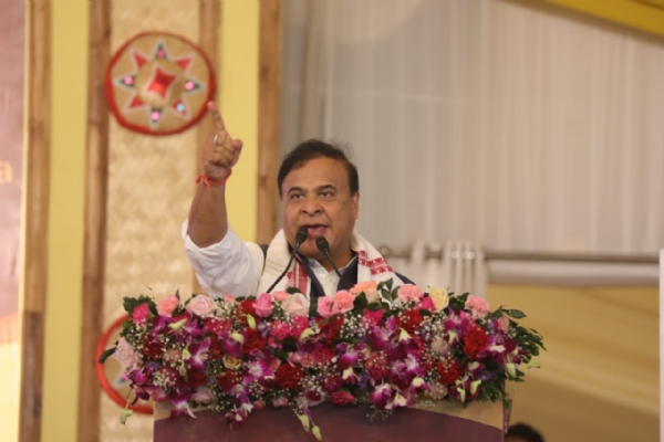 বটদ্রবায় বিশাল সমাবেশে ভাষণ দিচ্ছেন রাজ্যের মুখ্যমন্ত্ৰী হিমন্তবিশ্ব শর্মা