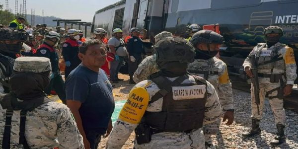 মেক্সিকোয় ট্রেন দুর্ঘটনায় নিহত ১৩, আহত ৯৮