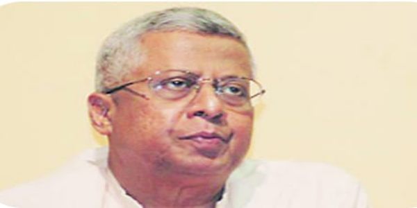 পরিযায়ী হতে হচ্ছে কেন, তথাগতের প্রশ্ন নিয়ে বিতর্ক সামাজিক মাধ্যমে