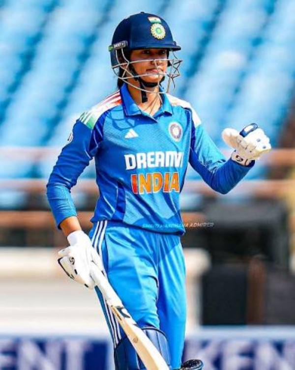 স্মৃতি মান্ধানা দ্বিতীয় ভারতীয় হিসেবে আন্তর্জাতিক মহিলা ক্রিকেটে ১০,০০০ রান পূর্ণ করলেন