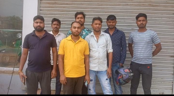 অটো চালকরা হতাশ অটো চালকরা হতাশ