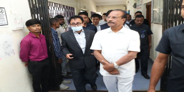 জুভেনাইল হোম ও ডিটেনশন ক্যাম্প পরিদর্শন করলেন রাজ্যপাল