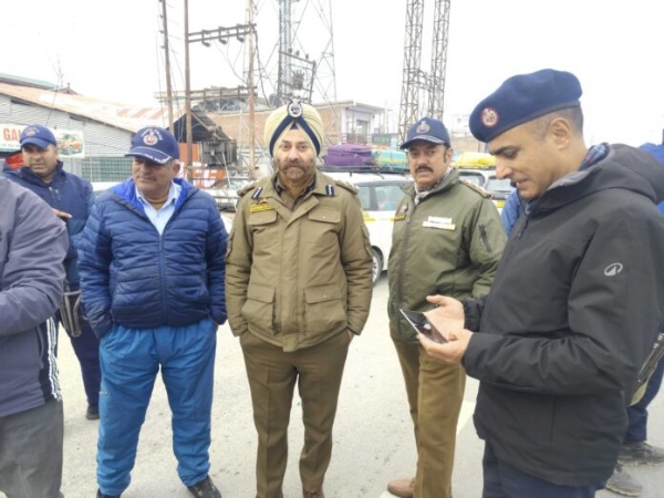 কাশ্মীরে সড়ক দুর্ঘটনায় ২০২ মৃত্যু, ৩ লক্ষাধিক চালান; ২০২৫-এ রাজস্ব ১১.২৪ কোটি টাকা কাশ্মীরে সড়ক দুর্ঘটনায় ২০২ মৃত্যু, ৩ লক্ষাধিক চালান; ২০২৫-এ রাজস্ব ১১.২৪ কোটি টাকা