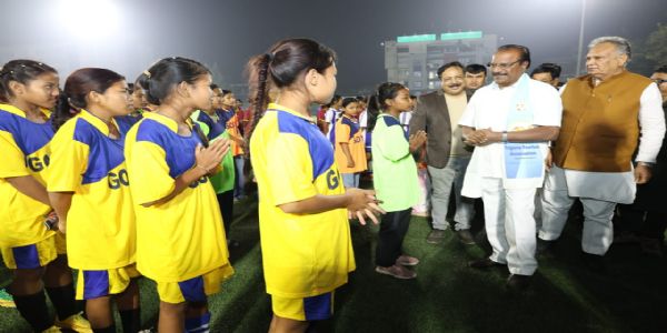 ক্রীড়া নৈপুণ্যে মেয়েরা কোন অংশেই ছেলেদের চেয়ে কম নয় : রাজ্যপাল