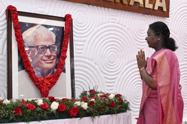 আর ভেঙ্কটরমনের জন্মবার্ষিকীতে রাষ্ট্রপতির শ্রদ্ধা নিবেদন